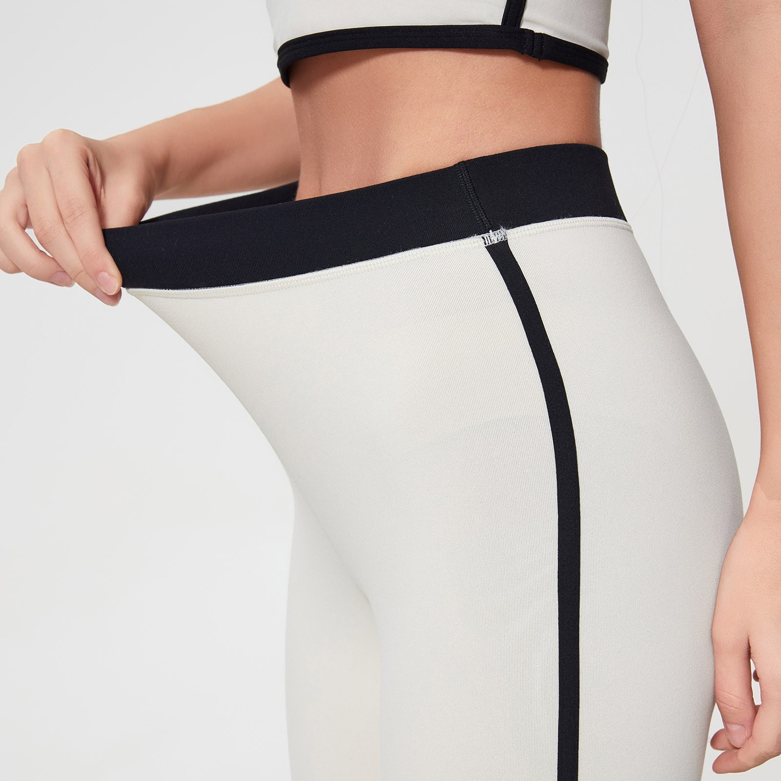 thumbnail image 4 of Pantalones de yoga de alto rendimiento: diseño con bloques de color, nailon y spandex, ropa deportiva versátil, lavables a máquina, 4 of 8